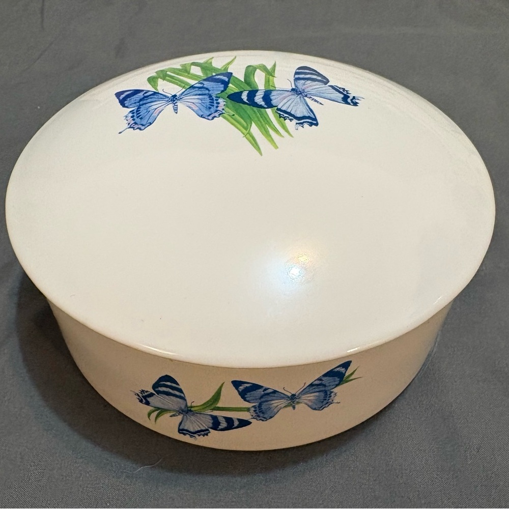 Vintage Large 1990's FTD White Porcelain Butterly Trinket Dish With Lid - Picture 2 of 7